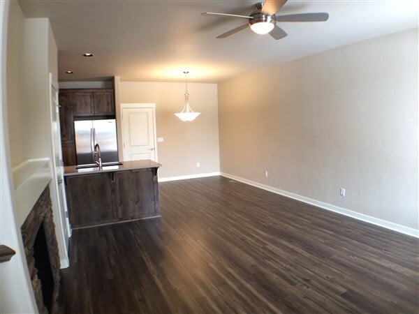 Building Photo - 3 Bedroom / 2.5 Bathroom Townhouse in McCa...