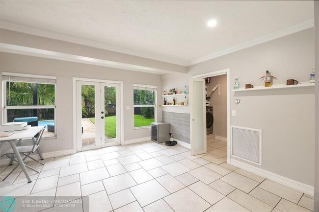 Building Photo - 9200 SW 51st Pl