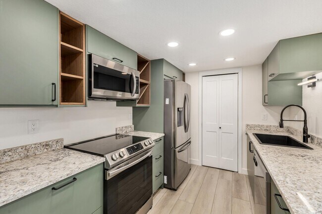 Building Photo - 222 W Brown Rd