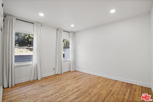 Building Photo - 3604 Stewart Ave