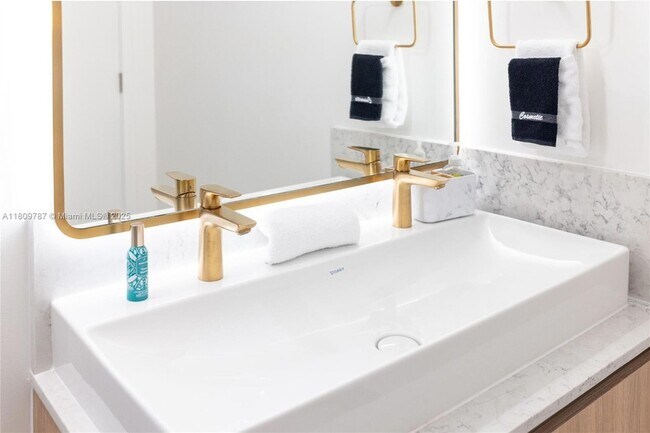 Building Photo - 159 NE 6th St