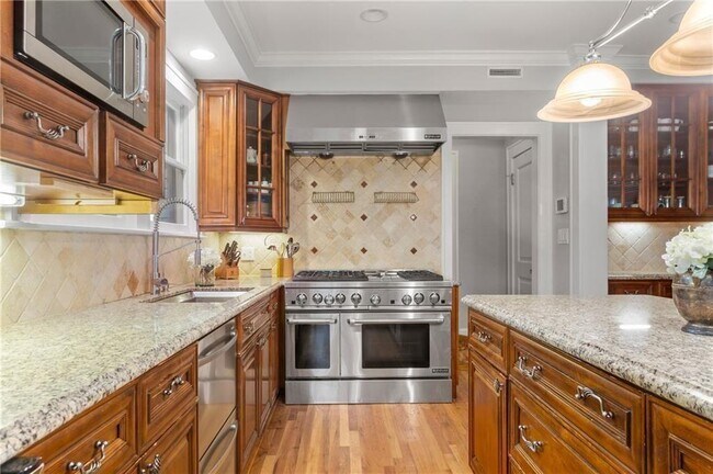 Building Photo - 685 E Morningside Dr NE