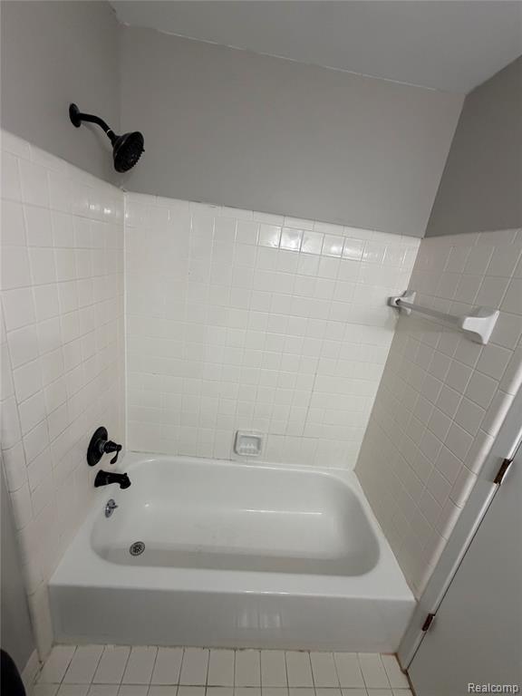 Building Photo - 39588 Squire Rd