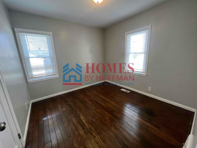 Building Photo - Two Bedroom House | Move-In Ready