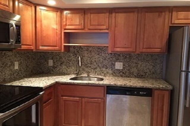 Building Photo - 4154 Inverrary Dr