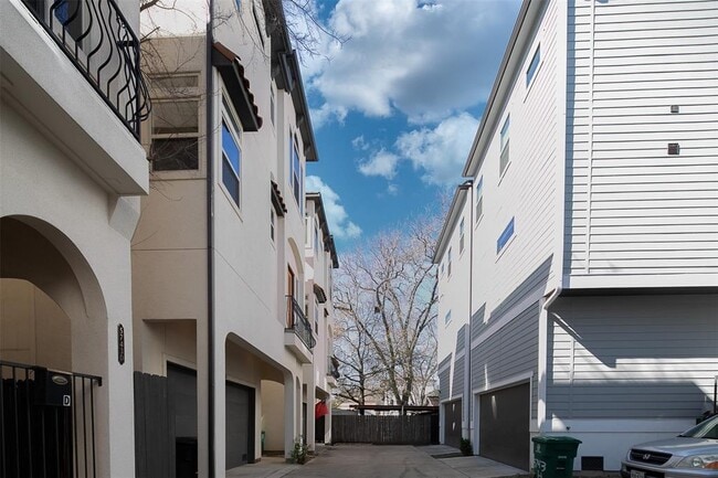Building Photo - 5743 Kiam St