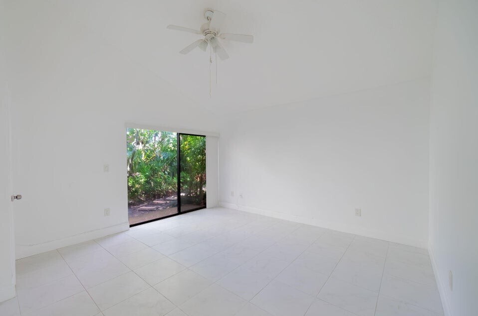 Building Photo - 6090 Aloma Ln