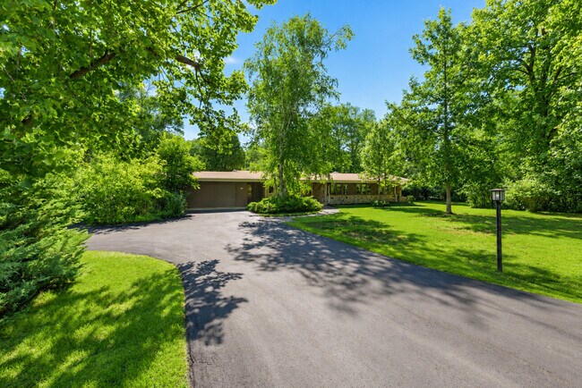 Building Photo - 9200 N Tennyson Dr