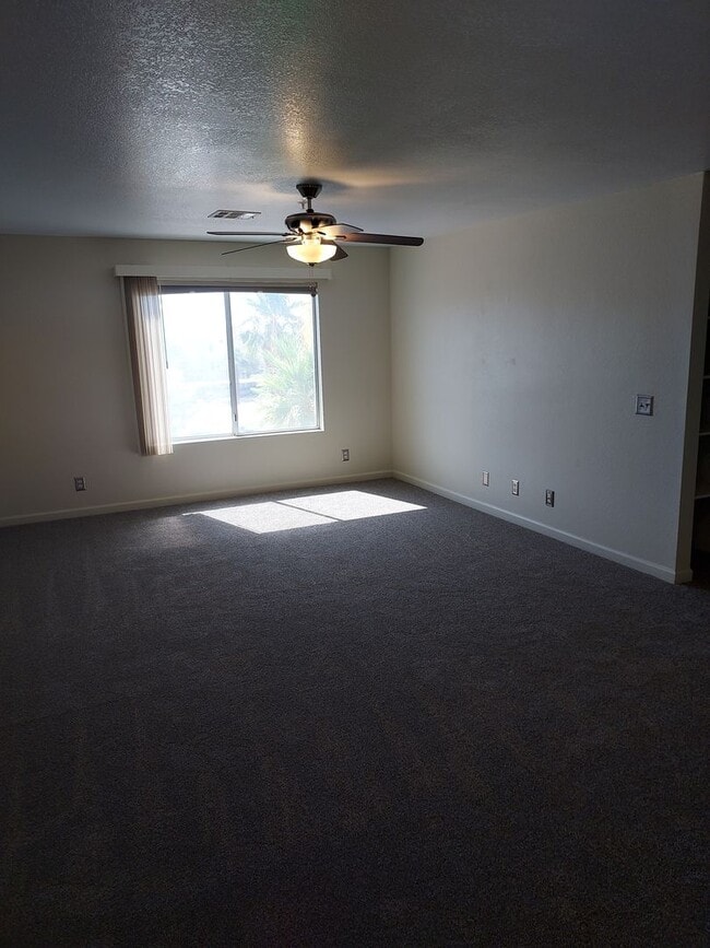 Building Photo - 2ND FLOOR CONDO FOR RENT