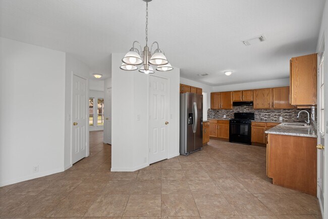 Building Photo - 3139 Silver Cedar Trail