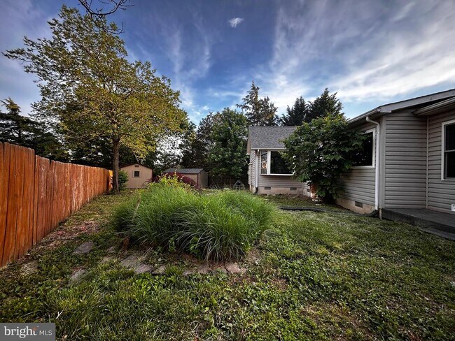Building Photo - 123 Meadowbrooke Pl