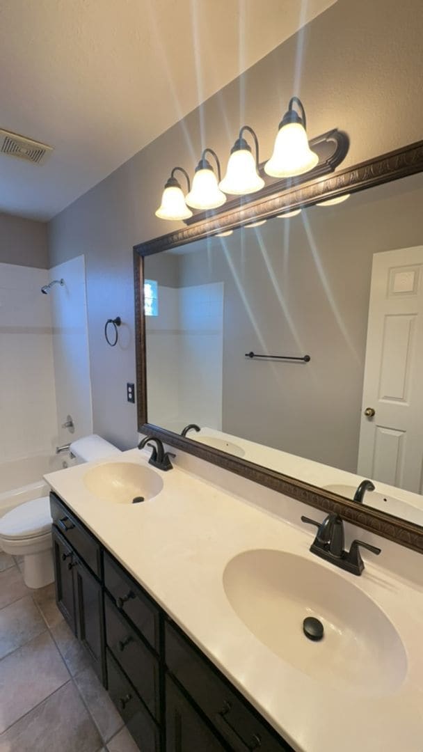 Building Photo - Beautiful 3 Bedroom Home 87402