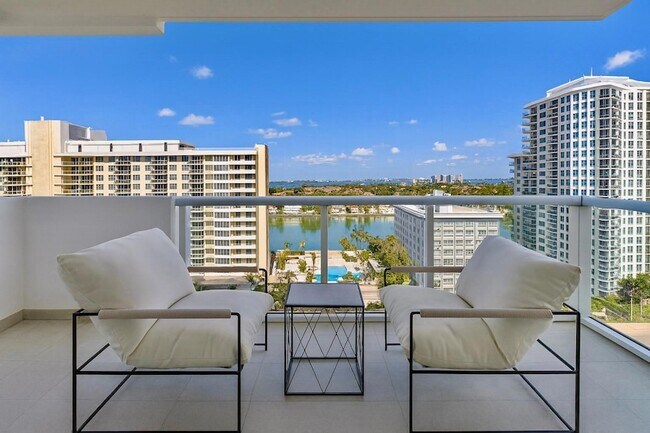 Building Photo - 5601 Collins Ave