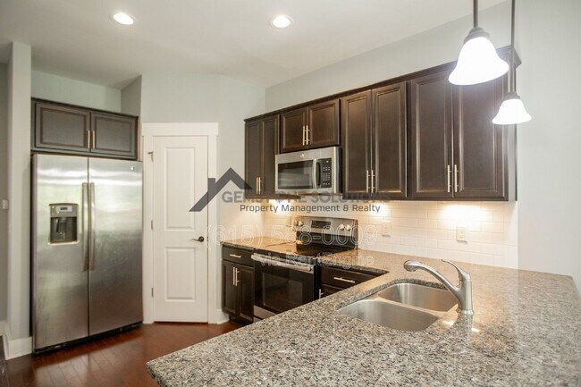 Building Photo - 1041 Honey Bush Cir