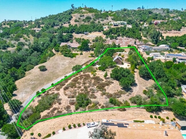 Building Photo - 2689 Daisy Ln