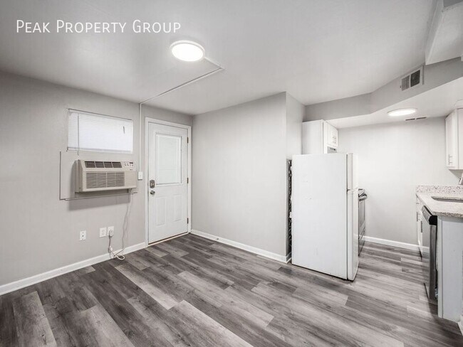 Building Photo - 70 W 8th Ave