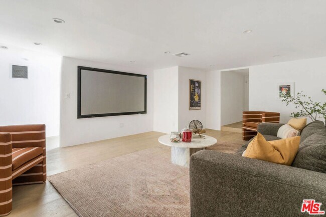 Building Photo - 2600 Zorada Dr