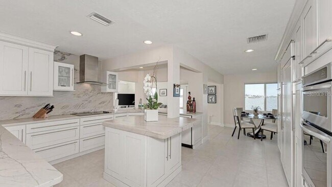 Building Photo - 7692 Cove Terrace