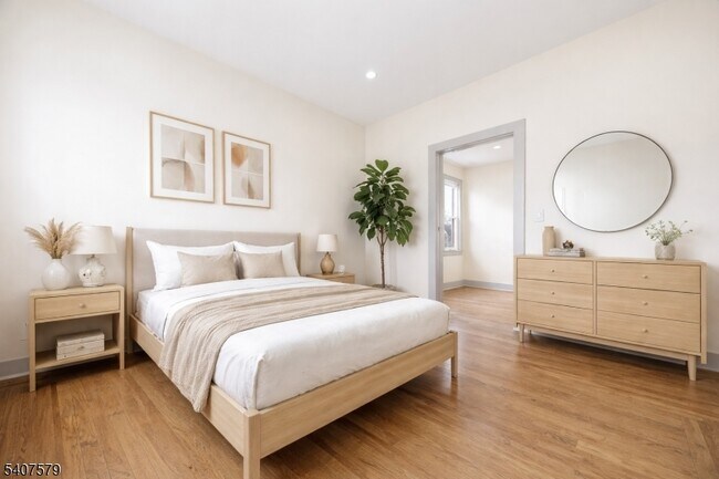 Building Photo - 265 N 17th St