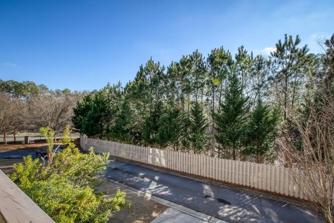 Building Photo - 2010 Heathermere Way