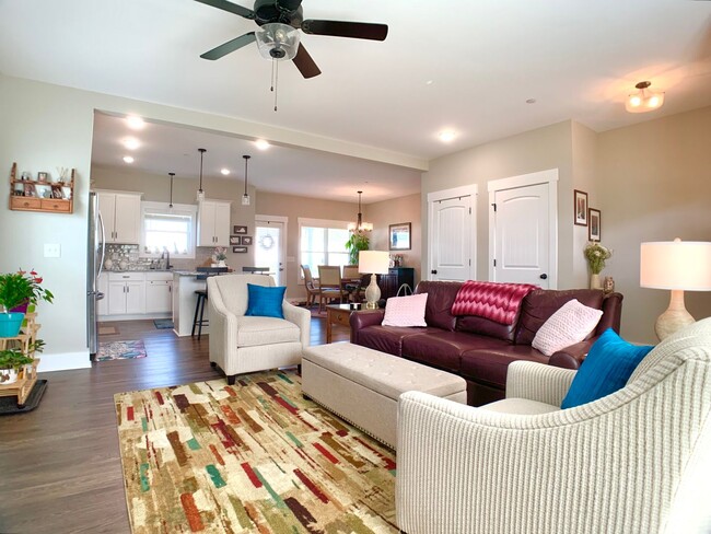 Building Photo - 7372 Winding Way
