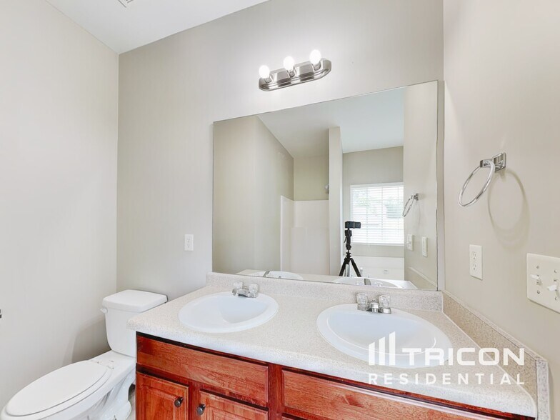 Building Photo - 4286 Traipse Path