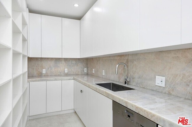 Building Photo - 3911 Cody Rd