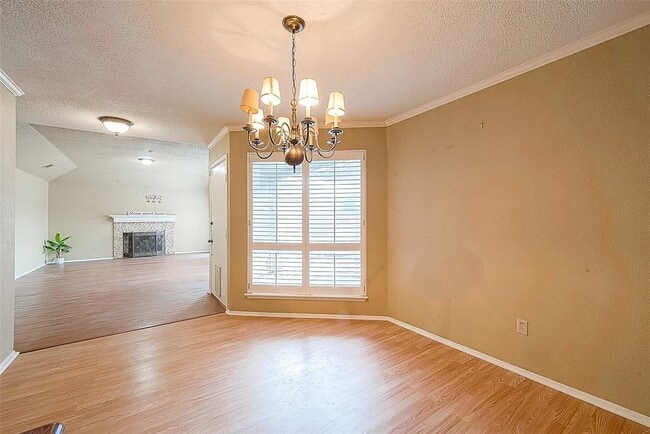 Building Photo - 14947 Heritage Wood Dr