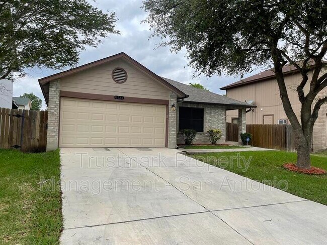 Building Photo - 8335 Bent Meadow Dr