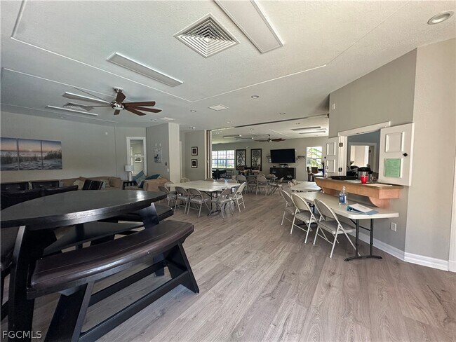 Building Photo - 1133 Van Loon Commons Cir