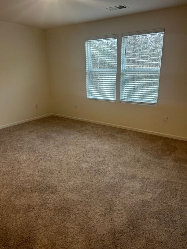 Building Photo - Brand New townhome in the heart of Newton!