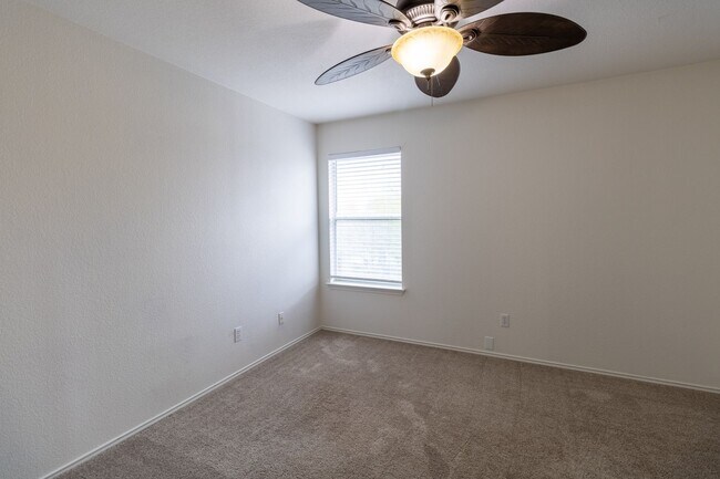 Building Photo - Gorgeous 4 bedroom, 3 bathrooms home in Pflugerville!!!