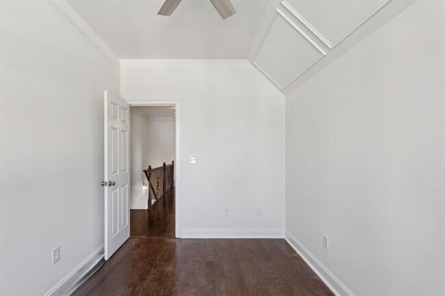 Building Photo - 546 Highland Ave NE