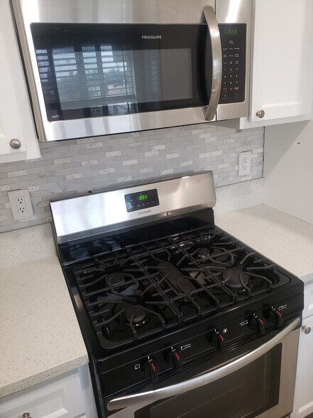 Building Photo - 4326 W 163rd St