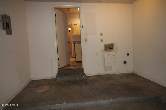 Building Photo - 10711 Ivanhoe Dr