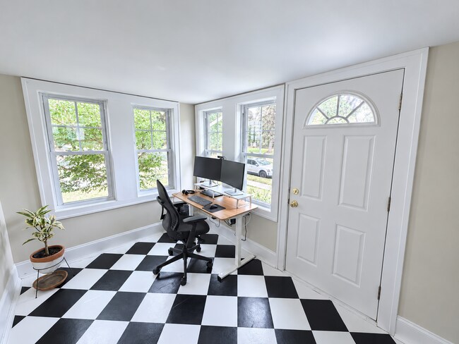 Building Photo - 5638 Wentworth Ave