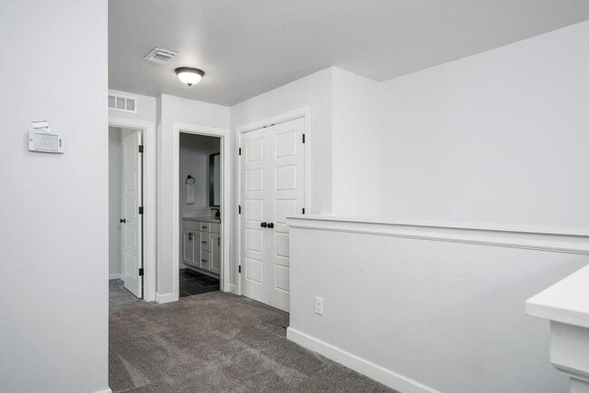 Building Photo - 800 Firefork Ave