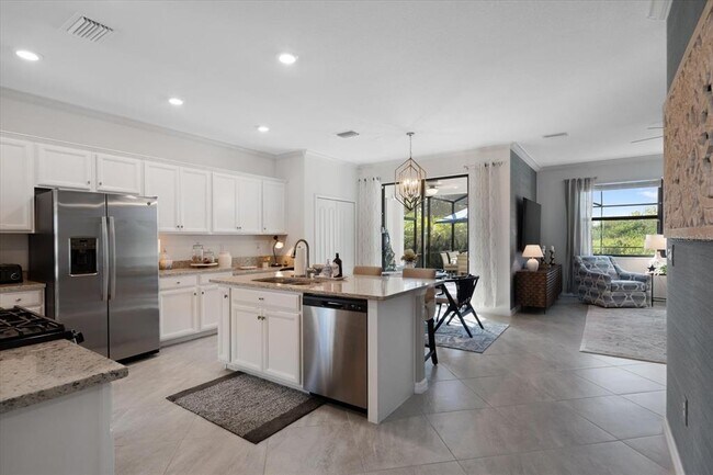 Building Photo - 6523 Clairborne Ln