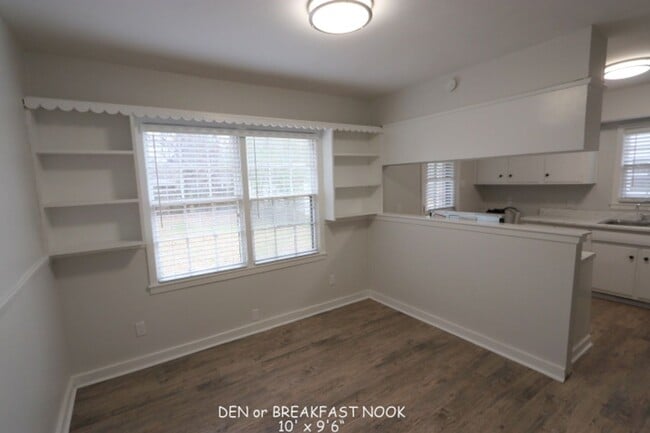 Building Photo - 1648 Ivy Rd