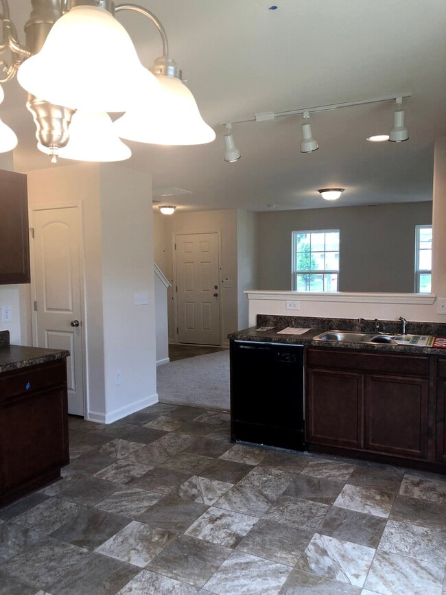 Building Photo - 1704 Overcreek Cir