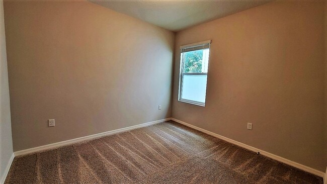 Building Photo - Carlton Lakes 3 bedroom/2 bath