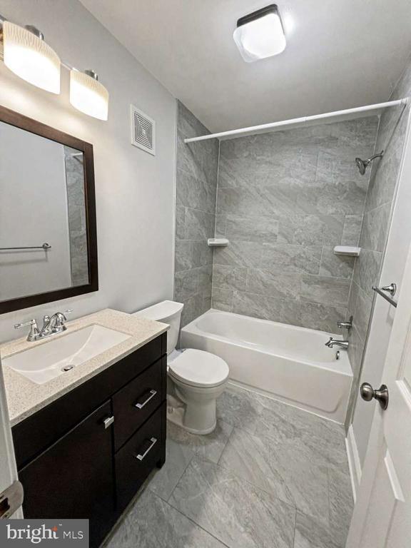 Building Photo - 82 Bunker Hill Ct