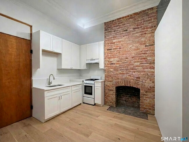 Building Photo - 7 Fairfield Ave