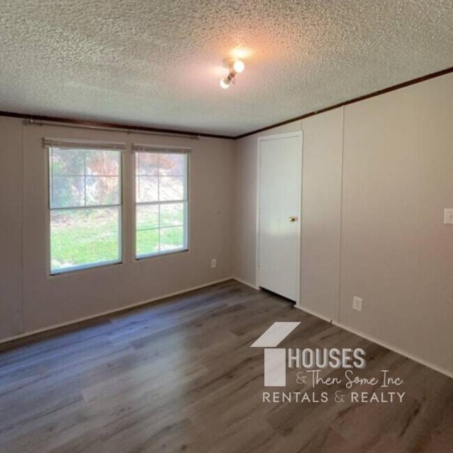 Building Photo - 400 Mud Run Rd