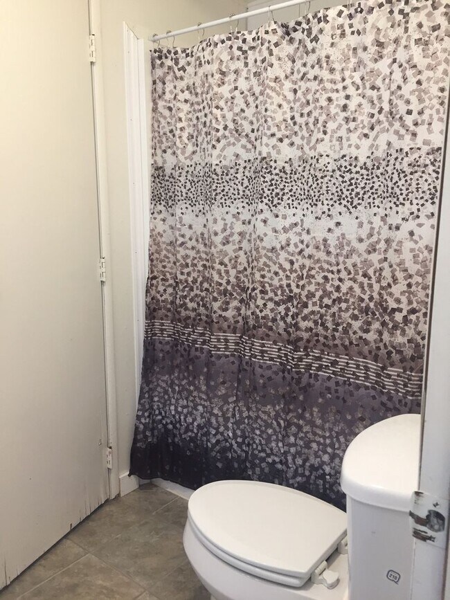 Building Photo - 1616 Cornelius Ave