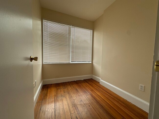 Building Photo - 56 Prentiss St