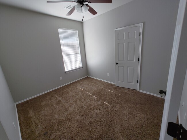 Building Photo - 1852 Cypress Ln