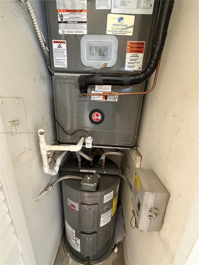 Building Photo - 8205 SW 152nd Ave