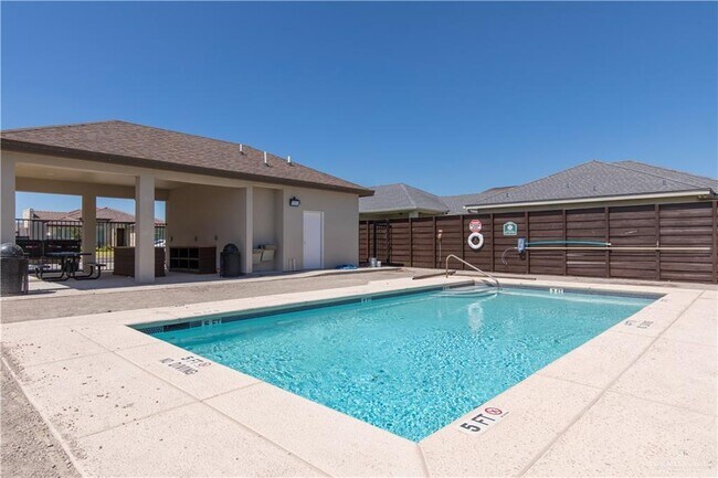 Building Photo - 5701 Pelican Ave