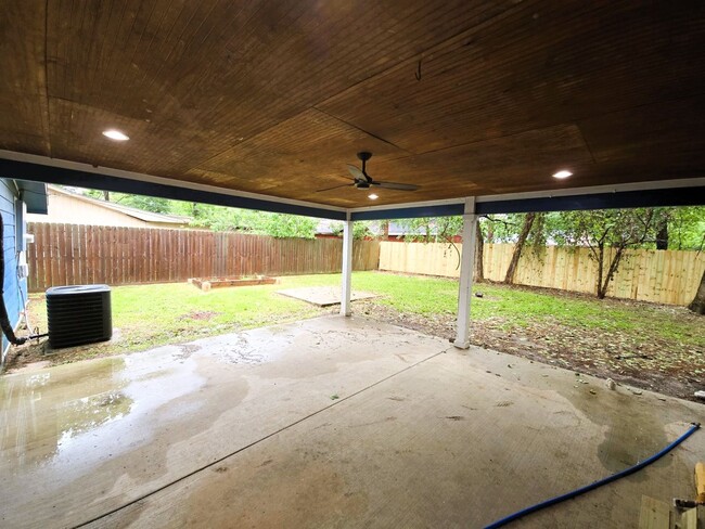 Building Photo - 24514 Sunny Glen Dr